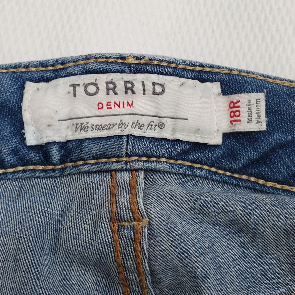 Torrid Boyfriend Jeans Size 18W - Picture 3 of 7